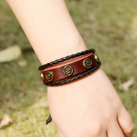 Pulsera de Cuero Multicapa Retro Remaches de Aleación de Flor de Rosa Bronce Trenzada a Mano Punk Pulsera Ajustable Hombre Mujer
