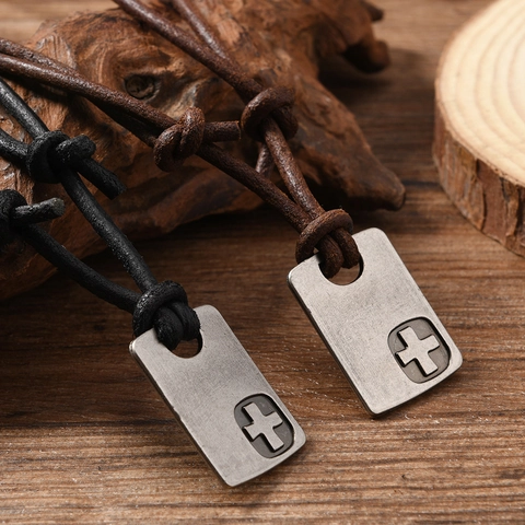 Vintage Herren Kreuz Anhänger Halskette Legierung Lederkordel Verstellbar Retro Punk Rechteckige Marke Schmuck Für Strand