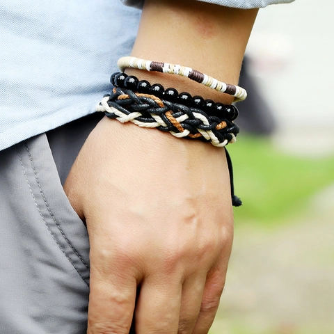 Set 3 Pezzi Bracciale in Pelle Intrecciata Uomo Retrò Con Perle di Vetro Corda di Canapa Regolabile Boho Gioielli a Strati