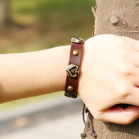 Bracciale Vintage Punk in Pelle di Vacchetta per Donna Uomo Corda Intrecciata Regolabile Ciondolo Metallo Picche A Rivetto Bronzo Gioielli