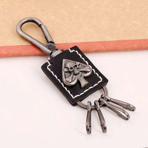 Retro Punk Echtes Leder Schlüsselanhänger Für Herren Vintage Totenkopf Pik Legierung Karabiner Schlüsselhalter Zubehör