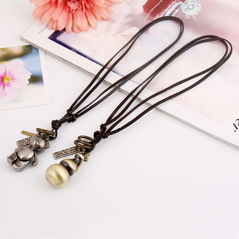 Collana in Pelle con Ciondolo a Forma di Orso e Zucca Vintage per Uomo Collana Lunga Regolabile in Cordino di Pelle Punk Gioielli