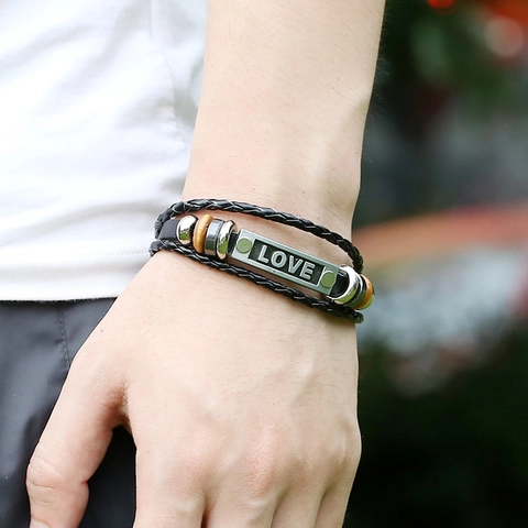 Bracciale in Vera Pelle di Vacchetta Intrecciata Multistrato Punk Uomo Donna Piastra Metallica Love Perlina in Legno Gioielli Retrò
