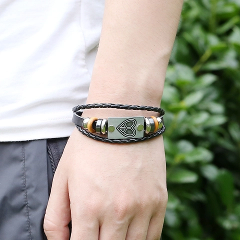 Pulsera Retro Punk Hombre Capas Cuero Trenzado Con Cuentas de Madera Amuleto Signo de la Paz de Corazón Aleación Cuero Vaca