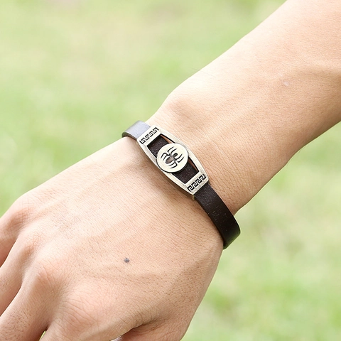 Pulsera de Cuero Punk Retro para Hombres Mujeres Patrón de Araña Greca Aleación de Bronce Cierre Magnético Hecho a Mano