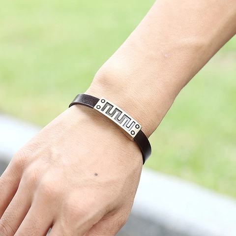 Pulsera de Cuero con Patrón de Meandro Geométrico Vintage para Hombres Mujeres Aleación Cierre Magnético Estilo Punk Retro Joyería Biker