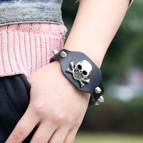 Punk Rock Men Cowhide Leather Bracelet Silver Skull Crossbones Rivets Spikes Adjustable Snap Cuff Bracelet Men Jewelry Gift
