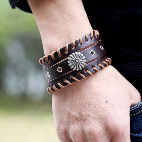 Pulsera de Cuero Genuino Punk Retro para Hombre Mujer Ancho Cuero de Vaca Remache Biker Muñequera Con Dije de Margarita de Metal