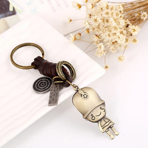 Llavero de Cuero de Vaca Retro Punk Colgante de Soldado de Aleación Tejida para Llaves de Coche Decoración de Bolso Regalo