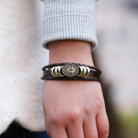Bracelet Vintage en Cuir de Vachette Tressé Multicouche Bracelet à Breloque Totem Bronze Rétro Bijoux Punk Ethniques Homme Femme