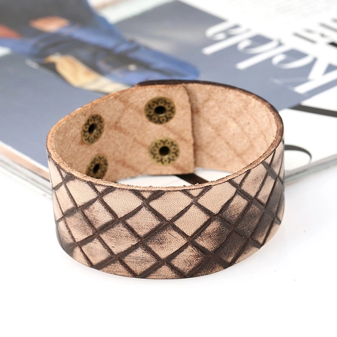 Vintage Punk Breites Lederarmband Für Herren Rindsleder Rautenmuster Geprägte Manschette Verstellbare Metallknopf Schmuck Geschenk