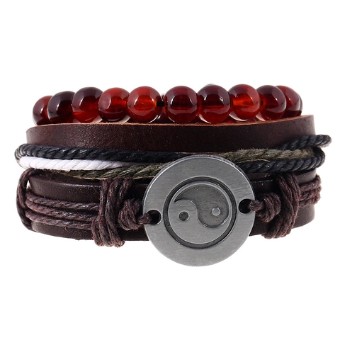 Bracciale in Pelle di Vacchetta Multistrato Vintage Punk Intrecciato a Mano Tai Chi Yin Yang Pendente in Lega Perle Rosse