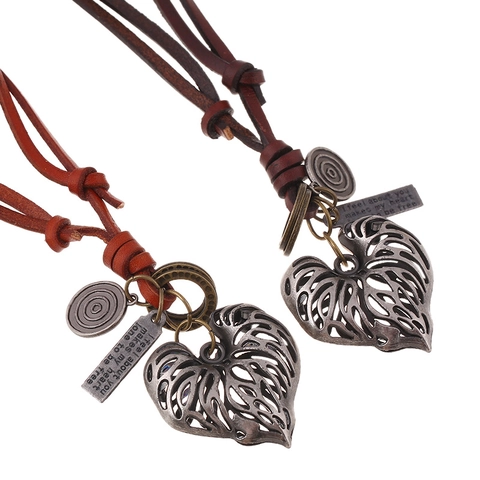 Collier Fait Main Rétro Avec Pendentif Cœur Creux Corde en Cuir Unisexe Vintage Alliage Gravé Bijoux Cadeau