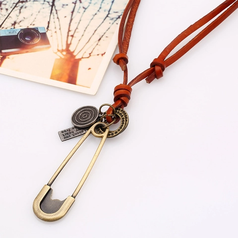 Collar de Cuero Retro Punk con Colgante de Alfiler de Gancho en Aleación Hecho a Mano Cadena Larga para Suéter Joyería de Moda Coreana