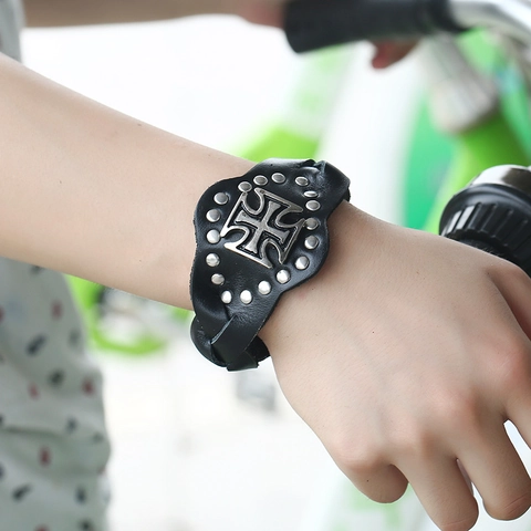 Punk Cowhide Leather Wide Bracelet For Men Women Vintage Alloy Iron Cross Braided Cuff Bangle With Rivet Rock Jewelry