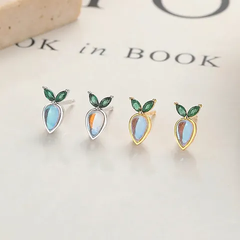 Simpatici Orecchini a Bottone a Carota in Argento Sterling 925 per Donna Pietra di Luna Strass Unica Forma di Verdura Gioielli