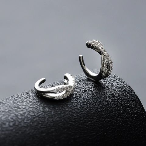 Manguito de Oreja Cruzado de Plata con Diamantes de Imitación para Hombre Mujer Minimalista Geométrico Pendientes sin Agujero