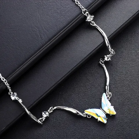 Collana con Pendente a Farfalla Cangiante per Donna Uomo in Acciaio al Titanio Lega Strass Catena da Clavicola Gioielli alla Moda