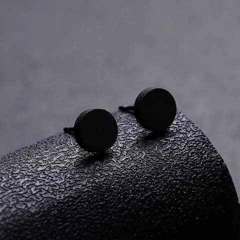 Minimalisti Orecchini a Lobo Tondi Nero Opaco da Uomo Placcati Argento Gioielli Piercing Cerchio Geometrico Moderni Eleganti Accessorio Cool