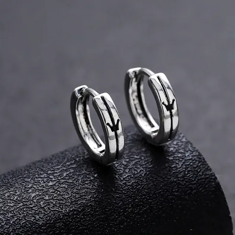Silver Plated Vintage Crown Pattern Men Huggie Hoop Earrings Hip Hop Punk Style Geometric Earrings For Men Jewelry Gift
