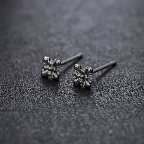 Retro Gothic Cross Flower Stud Earrings For Men Women Silver Plated Stainless Steel Fashion Jewelry Accessories One Pair
