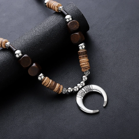 Retro Etnische Maan Hanger Halsketting Voor Mannen Vrouwen Houten Kralen Legering Halve Maan Bedel Boho Street Style Sieraden