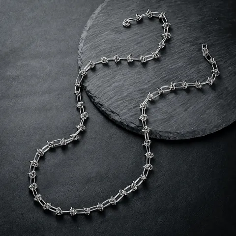 Collier Chaîne en Acier Titane avec Nœud Fil de Fer Barbelé Unisexe Couleur Argent Punk Streetwear Mode Bijoux Ajustables
