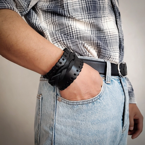 Bracciale in Pelle di Vacca Intrecciata Retro Punk per Uomo Polsino Largo Regolabile Gioielli di Moda Fatti a Mano Regalo