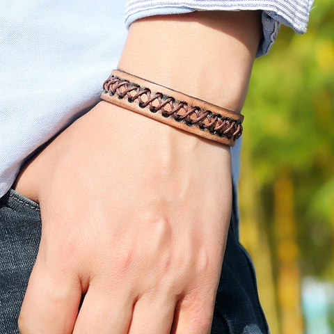 Pulsera de Cuero Vacuno Trenzado a Mano Vintage para Hombre Estilo Punk Brazalete Ajustable con Botón de Presión Metálico Marrón