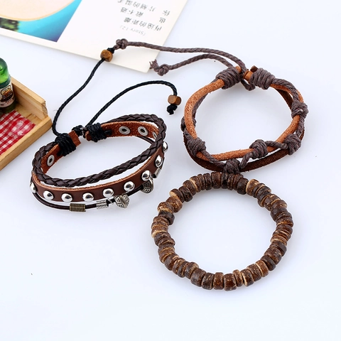 Set di Bracciali in Pelle di Vacca Intrecciata Multistrato da Uomo Retro Stile Punk Bohemien Perline in Legno Rivetto Lega Gioielli