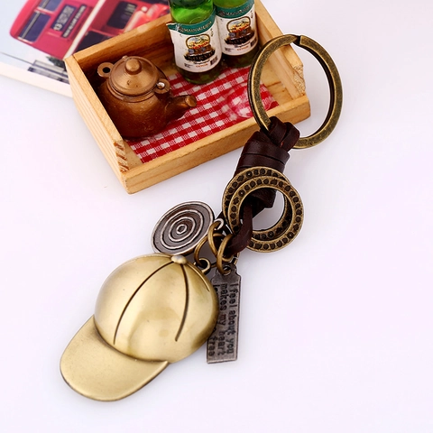 Retro Cowhide Leather Baseball Cap Keychain Hand-woven Braided Rope Bronze Alloy Pendant For Car Key Men Women Gift