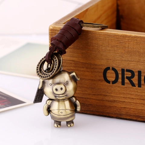 Vintage Braided Leather Rope Pig Keychain Men Women Car Key Ring Alloy Animal Pendant Retro Punk Style Key Accessory