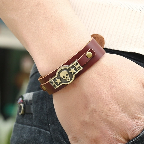 Vintage Punk Herren Rindsleder Armband Bronze Legierung Totenkopf Stern Anhänger Verstellbare Druckknopf Biker Rock Armreif Schmuck