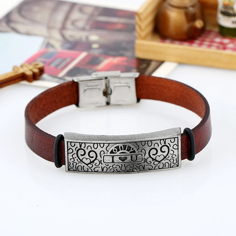 Bracciale in Vera Pelle Marrone Vintage per Uomo Chiusura in Acciaio Inossidabile Incisa I Love You Ciondolo a Cuore Gioielli Punk