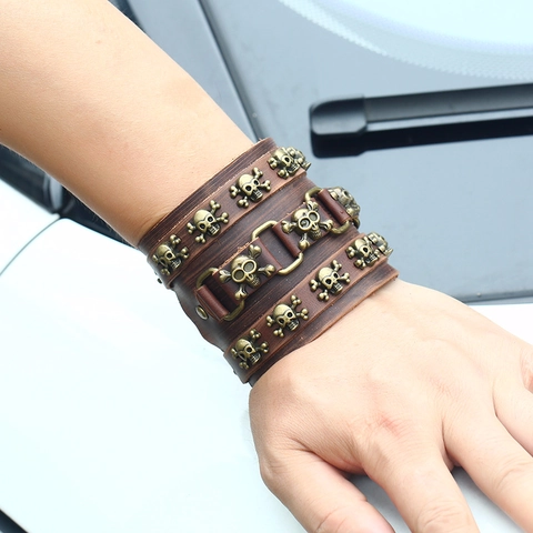 Bracciale Punk Vintage in Pelle di Vacchetta Larga da Uomo Rock in Lega con Borchie a Teschio Cinturino Regolabile Gioielli Goth Biker