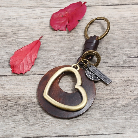 Vintage Cowhide Leather Wood Keychain Heart Pendant Retro Bag Hanging Key Ring Accessory For Women Men Car Key Holder