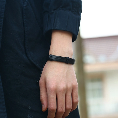 Herren Vintage Mehrlagig Geflochten Kunstleder Armband Punk Stil Handgeflochten Verstellbar Kordelzug Schwarz Handgelenkband Geschenk