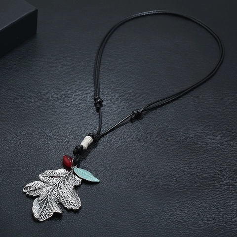 Vintage Legierung Blatt Anhänger Halskette Damen Lange Pulloverkette Verstellbare Wachsschnur Punk Schmuck Für Den Alltag