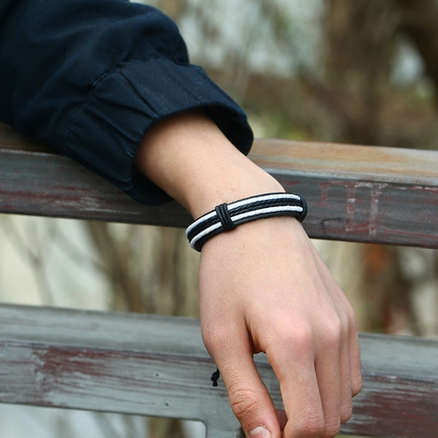 Bracciale Vintage in Pelle Artificiale Intrecciata da Uomo Regolabile Bracciale Avvolgente in Corda Fatto a Mano Punk Retrò