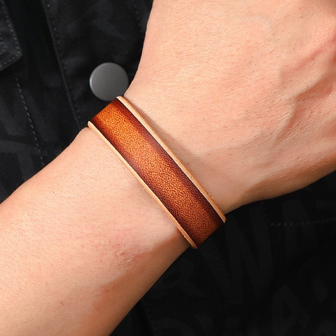Bracciale in Pelle di Vacca Vintage Punk per Uomo Cinturino Marrone Sfumato Invecchiato Gioielli in Pelle Semplici Regalo Con Fibbia in Ferro
