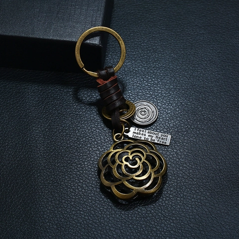Vintage Zinklegierung Leder Schlüsselanhänger Retro Hohl Rose Blume Anhänger Gewebt Rindsleder Schlüsselring Mit Gravur Damen