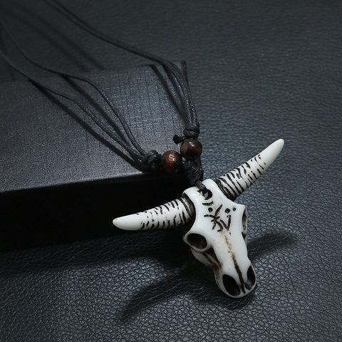 Vintage Tribal Bull Head Skull Pendant Necklace Hand-Woven Resin Ethnic Boho Bone Look Jewelry For Men Women Daily Decor