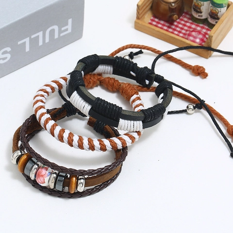 Bracciale Multistrato in Pelle Vintage Punk Combinazione Con Perline in Legno Intrecciato a Mano Stile Etnico da Uomo
