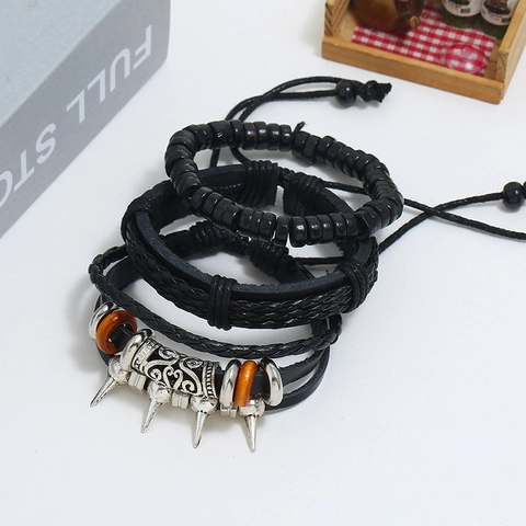 Set di Braccialetti di Perline in Pelle Punk per Uomo Donna Retro Corda a Mano in Pelle Intrecciata Boho Etnico Borchiato Gioielli Regolabili
