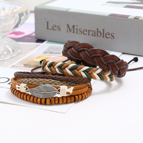 Bracciale in Pelle Intrecciata Vintage Punk Per Uomo Donna Ciondolo a Foglia Bohemien Perline di Legno Multistrato Avvolgente Regolabile