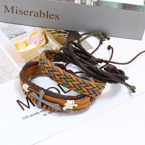 Bracciale in Pelle di Vacca Intrecciata Multistrato Vintage Punk Con Ciondolo a Croce Perline di Legno Gioielli Regolabili Per Uomo Donna