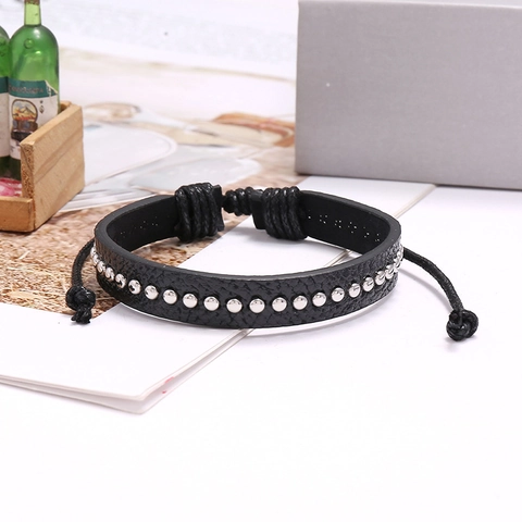 Bracciale Punk in Pelle PU Nera Intrecciata Con Borchie in Metallo Argentato Coulisse Regolabile Gioielli Gotici Minimalisti