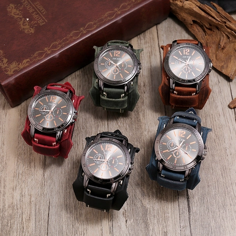Orologio Uomo Vintage con Polsino in Pelle Cucito a Mano Doppio Strato Cinturino in Pelle Bovina Lega Quarzo Punk Stile Industriale