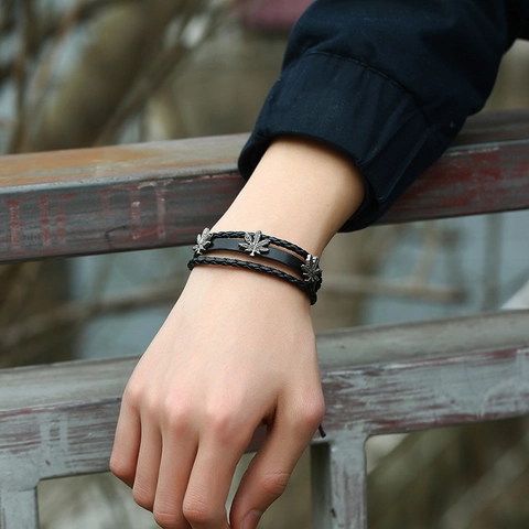Vintage Men Multi-layer Cowhide Leather Bracelet Handmade Woven Beaded Alloy Leaf Pendant Adjustable Punk Streetwear Jewelry