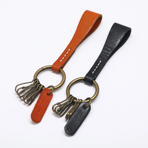 Vintage Cowhide Leather Keychain For Men Women Retro Alloy Car Key Ring Loop Stitched Pendant Charm Jewelry Daily Accessory